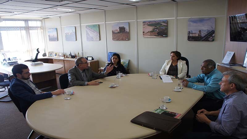 A prefeitura do município está buscando fontes de financiamento para resolver o destino do lixo local
