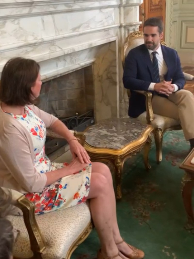 Governador Eduardo Leite em audiência com a embaixadora da República Tcheca, Pavla Havlikova.