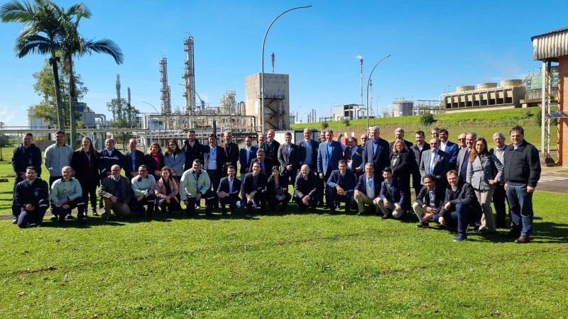Secretário Ernani Polo visitou o Polo Petroquímico, em Triunfo, com a Frente Parlamentar da Química