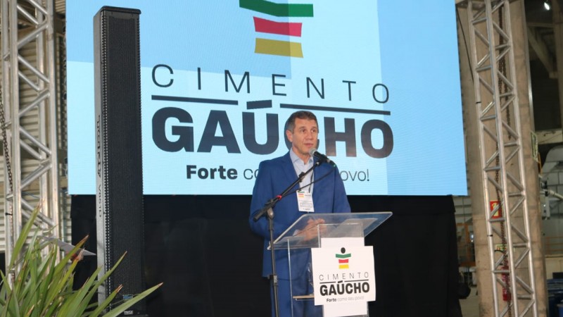 Secretário Ernani Polo representou o governador Eduardo Leite na inauguração da Hipermix, em Montenegro