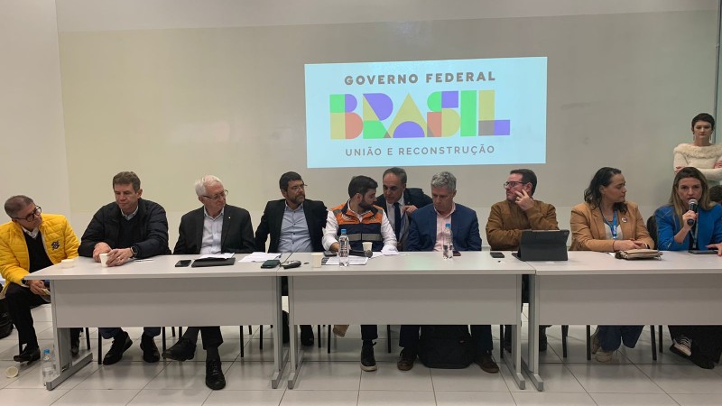 Comitiva federal veio ao RS para uma série de reuniões para buscar soluções para os municípios afetados pelas enchentes