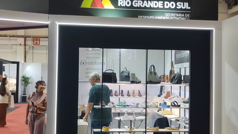 Os empreendimentos gaúchos expuseram no estande coletivo do Estado, nomeado "Estação Moda Rio Grande do Sul".