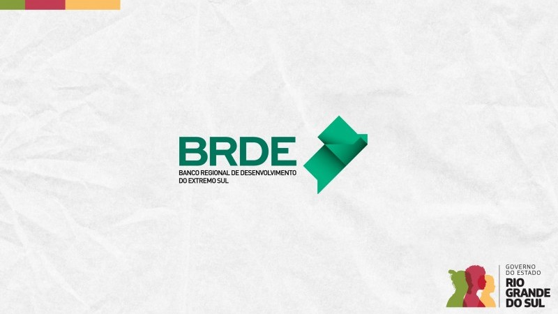 Imagem com fundo branco texturizado e a logomarca do BRDE no centro em verde